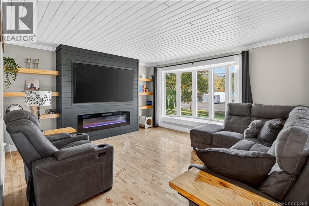 658 Vanier Street, Campbellton, New Brunswick  E3N 1V7 - Photo 18 - NB128194