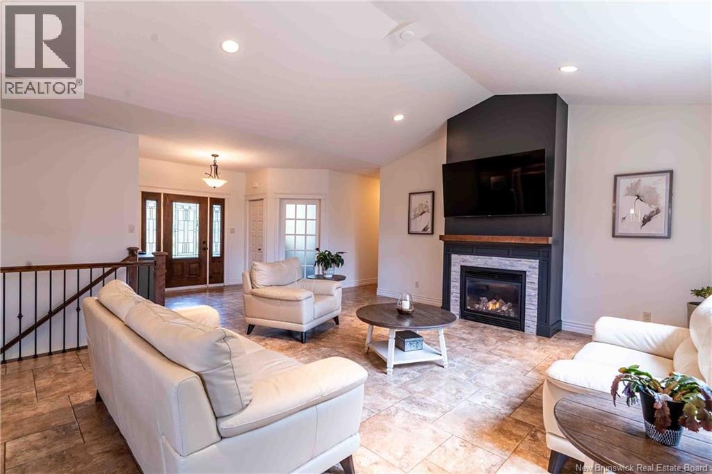 120 Anabelle Crescent, Lutes Mountain, New Brunswick  E1G 0R1 - Photo 10 - NB128231