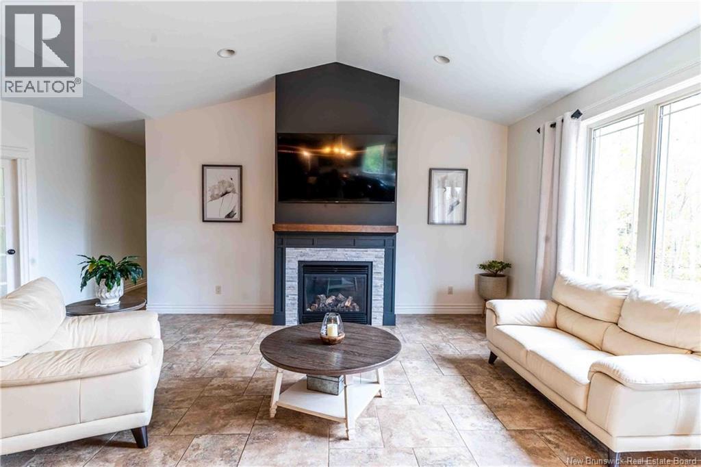 120 Anabelle Crescent, Lutes Mountain, New Brunswick  E1G 0R1 - Photo 9 - NB128231
