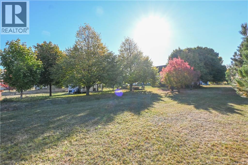 309 Saint-Pierre O Boulevard, Caraquet, New Brunswick  E1W 1A3 - Photo 11 - NB128297