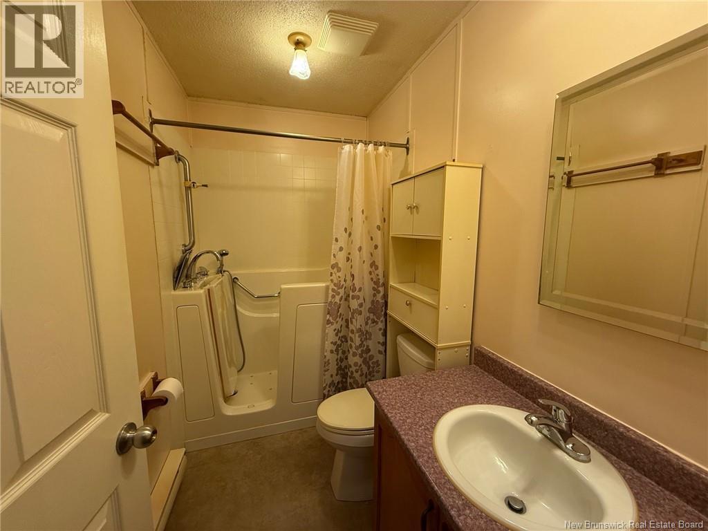 15 Ivory Court, Woodstock, New Brunswick  E7M 0G5 - Photo 13 - NB128349