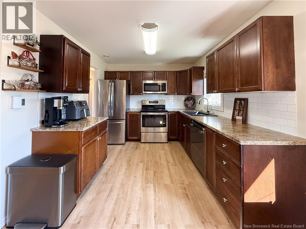 158 Barrieau, Moncton, New Brunswick E1G 1J8 - Photo 8 - NB128415