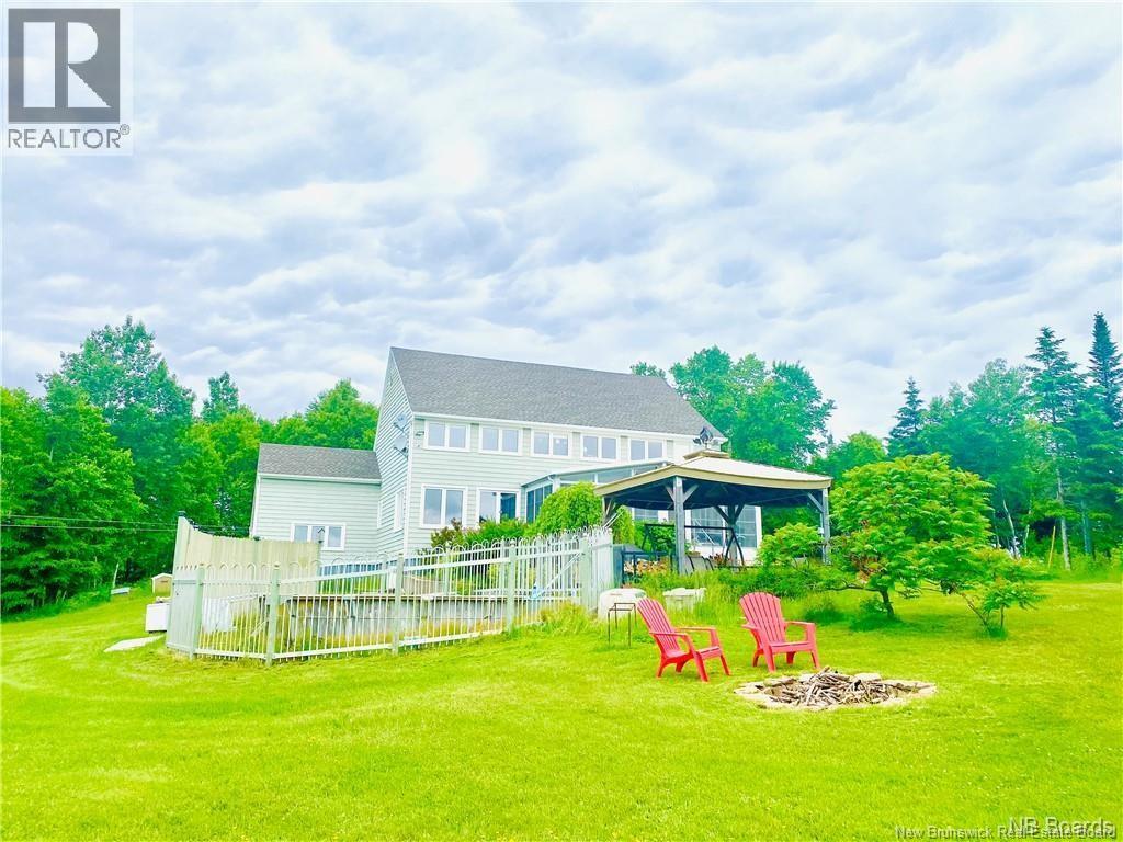 490a St Pierre Ouest Boulevard, Caraquet, New Brunswick  E1W 1A3 - Photo 2 - NB128424