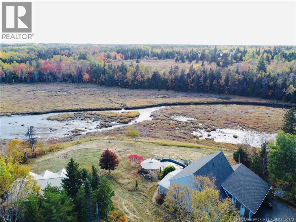 490a St Pierre Ouest Boulevard, Caraquet, New Brunswick  E1W 1A3 - Photo 37 - NB128424
