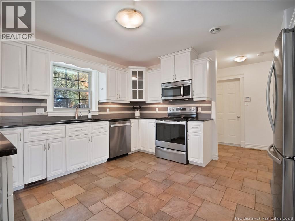 94 Du Golf, Dieppe, New Brunswick E1A 8J6 - Photo 16 - NB128406