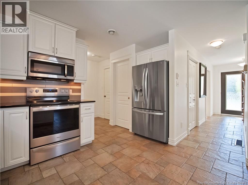 94 Du Golf, Dieppe, New Brunswick E1A 8J6 - Photo 18 - NB128406
