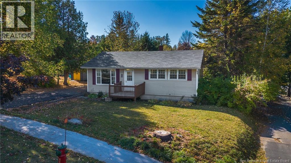 23 Fairview Drive, Fredericton, New Brunswick  E3C 1K4 - Photo 3 - NB127688