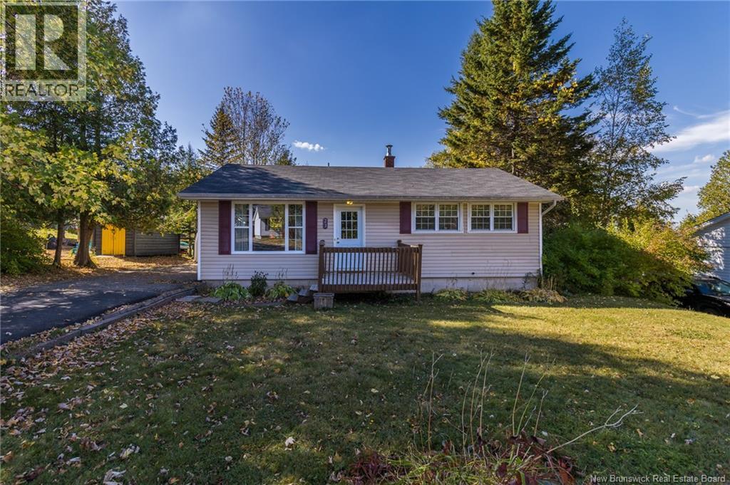 23 Fairview Drive, Fredericton, New Brunswick  E3C 1K4 - Photo 4 - NB127688
