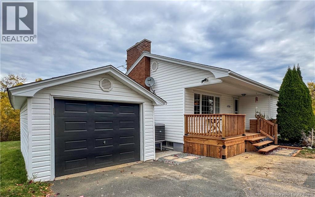 1725 Lilac, Bathurst, New Brunswick  E2A 5Z6 - Photo 2 - NB128458