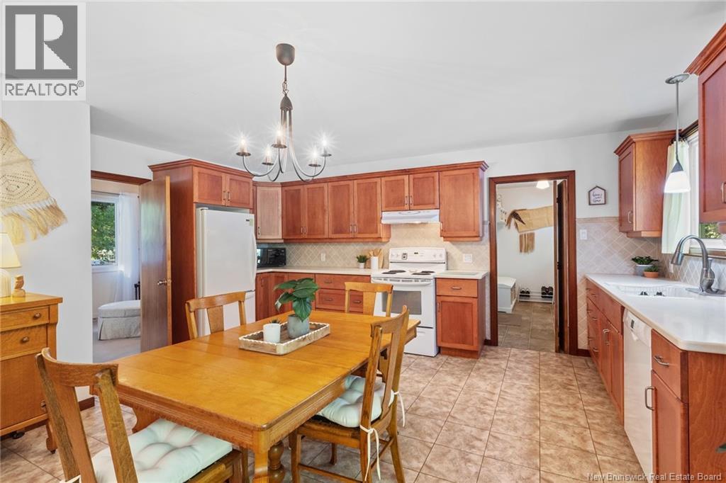 112 Epworth Circle, Fredericton, New Brunswick  E3A 2M6 - Photo 13 - NB128282