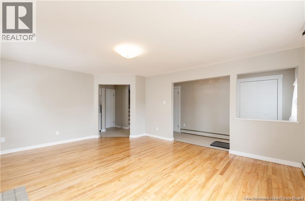 93 Edward, Moncton, New Brunswick E1A 3Z1 - Photo 6 - NB128438