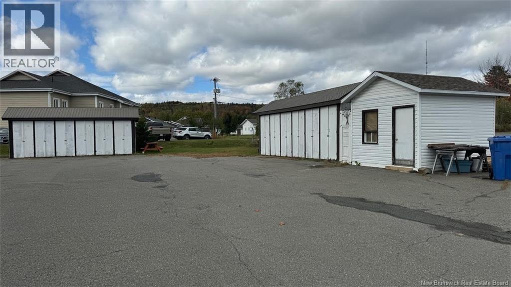 17 Carrier Street, Edmundston, New Brunswick  E3V 4A3 - Photo 2 - NB128556
