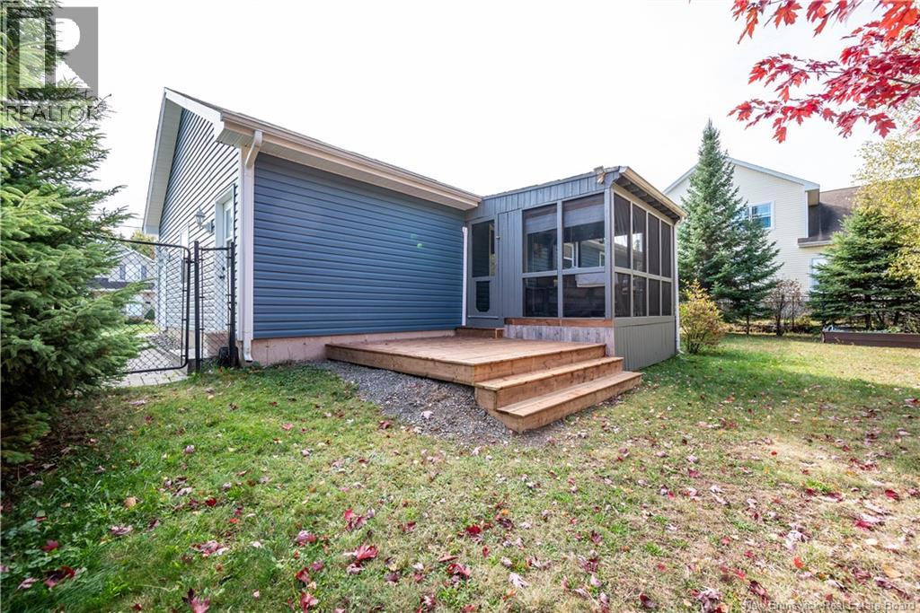 16 Melinda, Dieppe, New Brunswick  E1A 0W8 - Photo 4 - NB128426