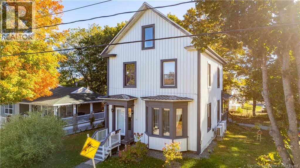 15 Veazey Street, St. Stephen, New Brunswick  E3L 2E8 - Photo 3 - NB128228