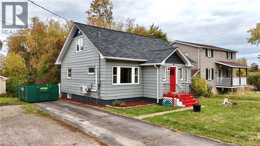 640 Murray, Bathurst, New Brunswick  E2A 1V1 - Photo 2 - NB128523