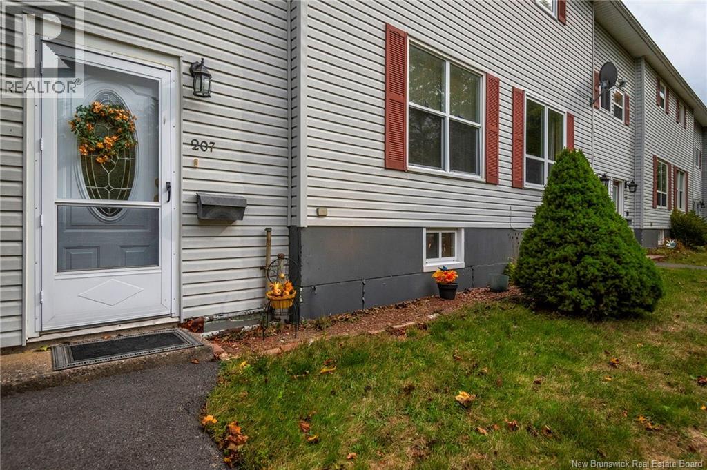 207 Tartan Street, Saint John, New Brunswick  E2K 4G9 - Photo 2 - NB127806