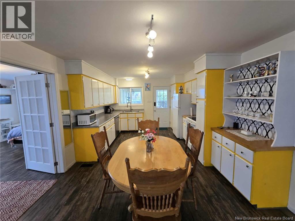 349 Bayshore Drive, Bathurst, New Brunswick  E2A 6A5 - Photo 14 - NB128623