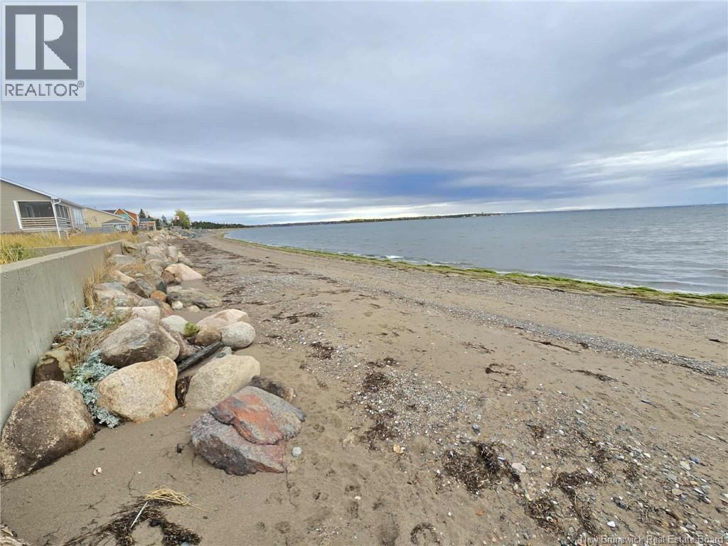 349 Bayshore Drive, Bathurst, New Brunswick  E2A 6A5 - Photo 2 - NB128623