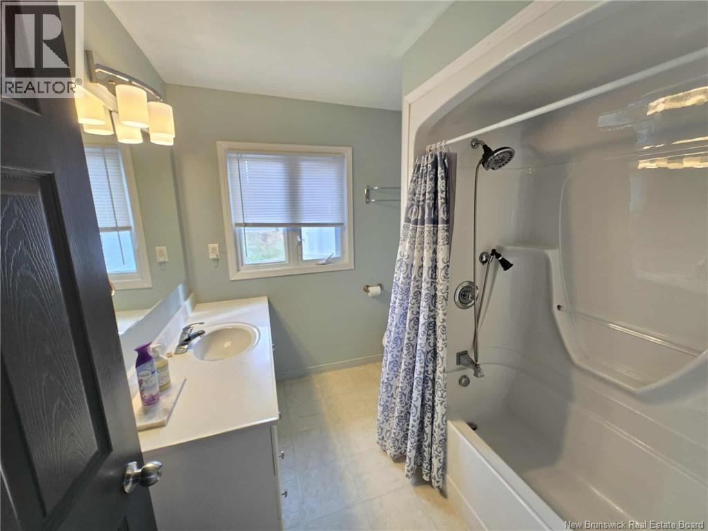 349 Bayshore Drive, Bathurst, New Brunswick  E2A 6A5 - Photo 29 - NB128623