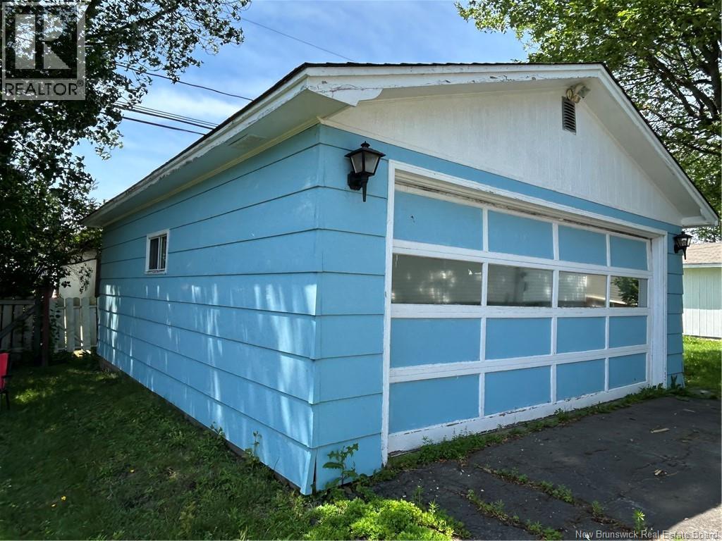 34 Smith Street, Moncton, New Brunswick  E1C 8G2 - Photo 2 - NB128500