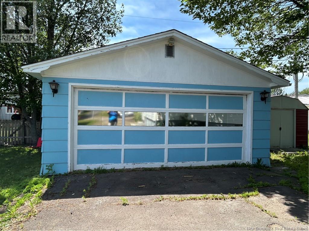34 Smith Street, Moncton, New Brunswick  E1C 8G2 - Photo 3 - NB128500
