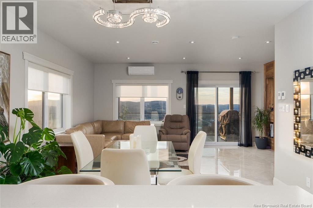 112 De La Falaise Street Unit# 201, Edmundston, New Brunswick E3V 0C4 - Photo 5 - NB128636