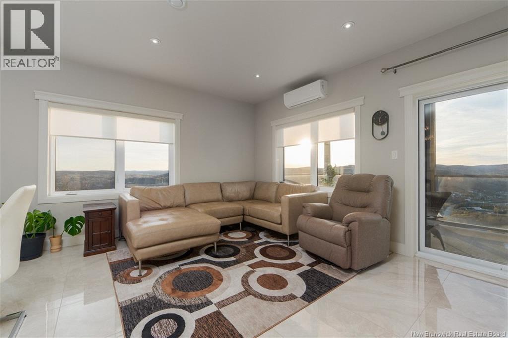 112 De La Falaise Street Unit# 201, Edmundston, New Brunswick E3V 0C4 - Photo 7 - NB128636