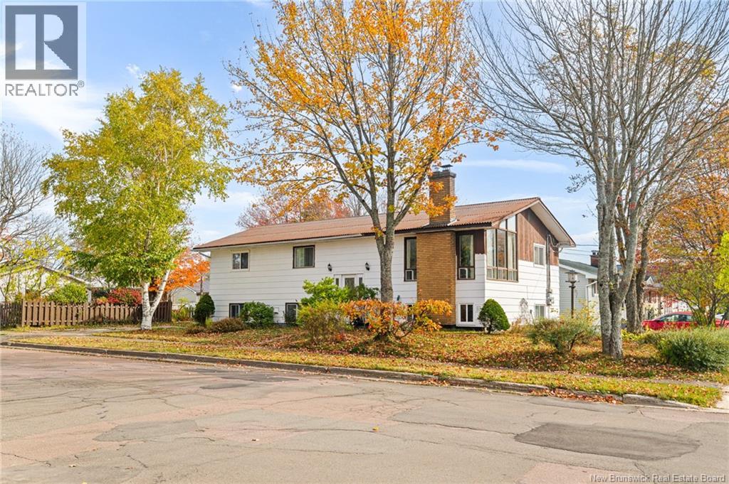 174 Argyle, Moncton, New Brunswick E1C 3V2 - Photo 3 - NB128637