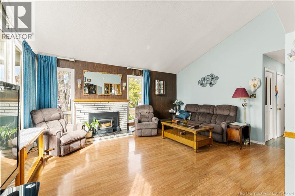 174 Argyle, Moncton, New Brunswick E1C 3V2 - Photo 8 - NB128637
