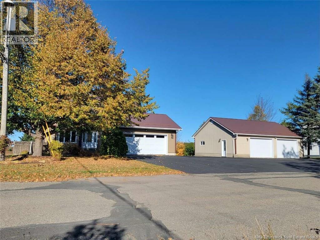 1135 Mercury Street, Bathurst, New Brunswick  E2A 2J4 - Photo 6 - NB128697