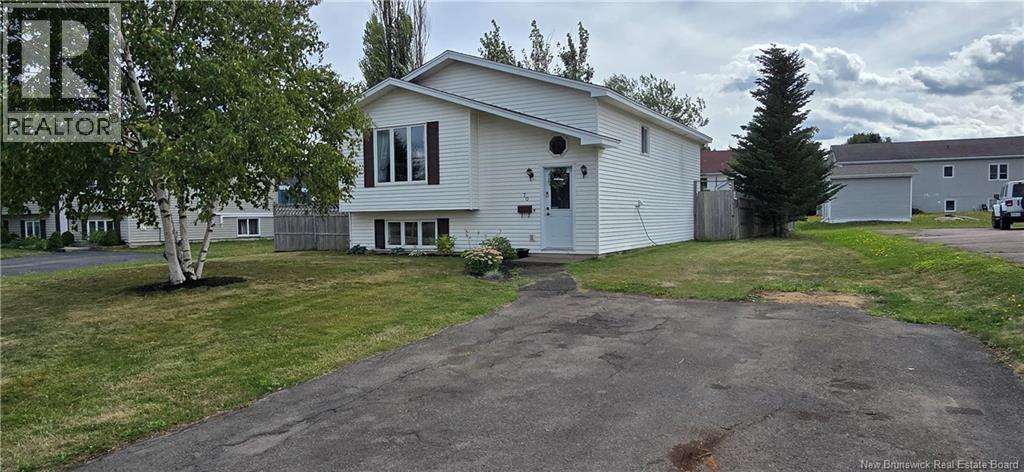 70 Bonavista Court, Moncton, New Brunswick  E1G 2H4 - Photo 1 - NB128546