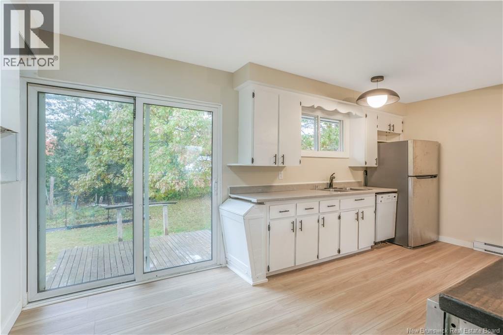 865 Riverside Drive, Fredericton, New Brunswick  E3A 8R1 - Photo 9 - NB128709