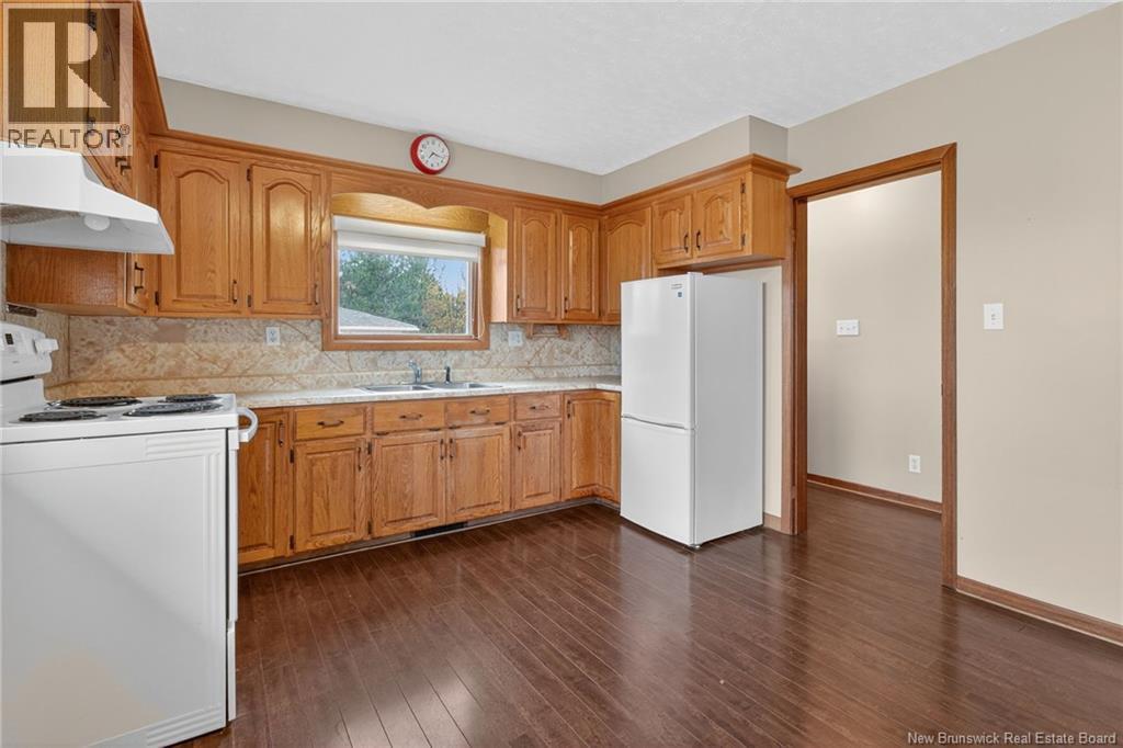 90 Boyd Street, Salisbury, New Brunswick  E4J 2A5 - Photo 4 - NB128841