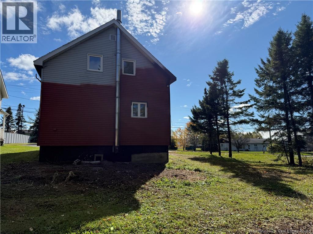 348 St-Jean Street, Saint-Léonard, New Brunswick  E7E 2B6 - Photo 5 - NB128833