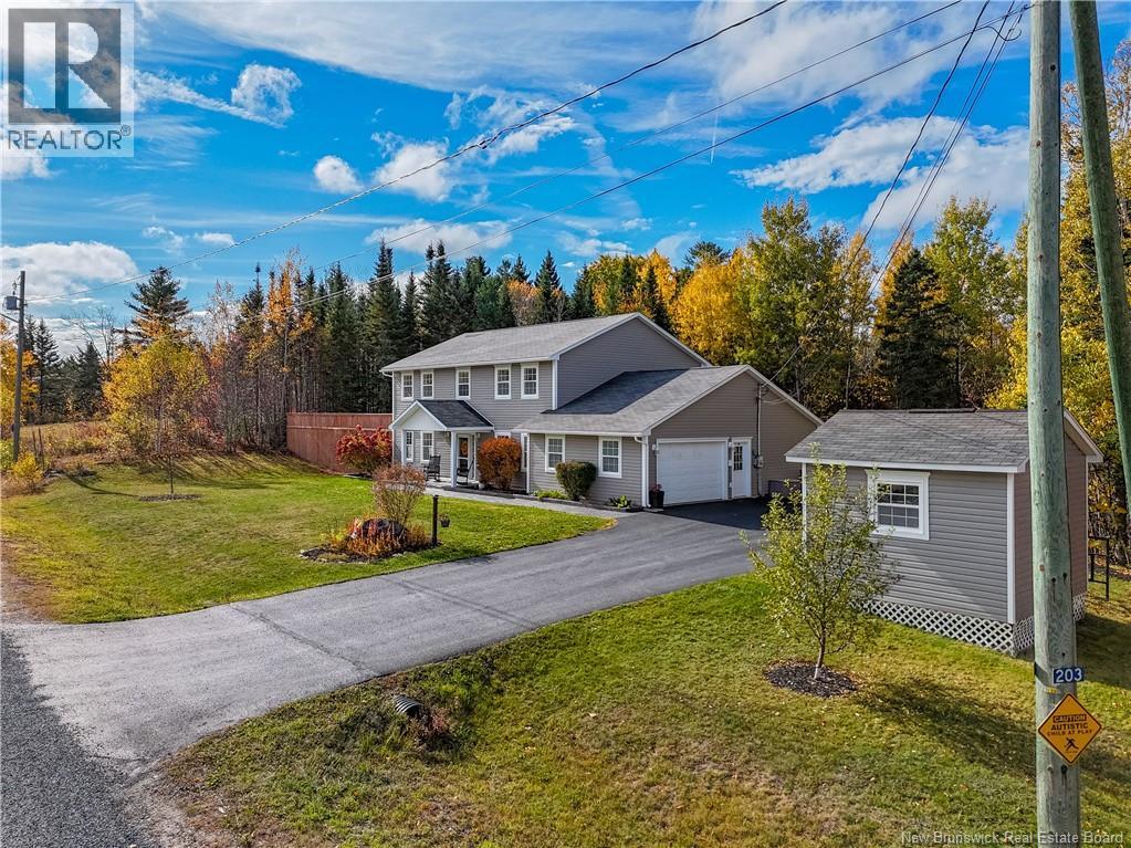 203 Green Avenue, Hanwell, New Brunswick  E3C 0A7 - Photo 2 - NB128867