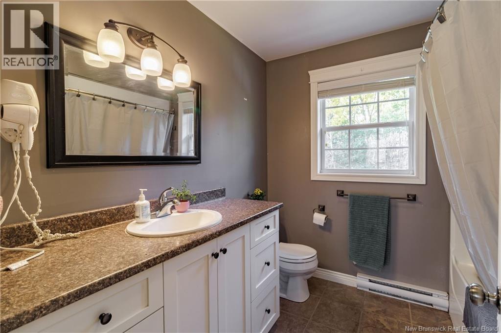 203 Green Avenue, Hanwell, New Brunswick  E3C 0A7 - Photo 31 - NB128867
