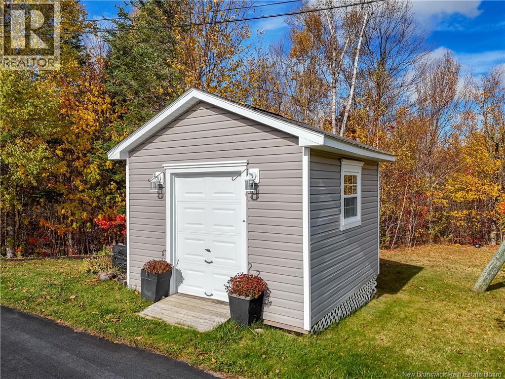 203 Green Avenue, Hanwell, New Brunswick  E3C 0A7 - Photo 45 - NB128867