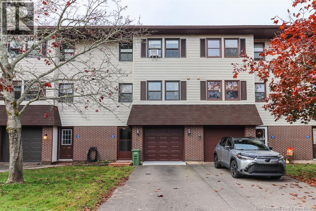 15 Hillsview Crescent, Rothesay, New Brunswick
