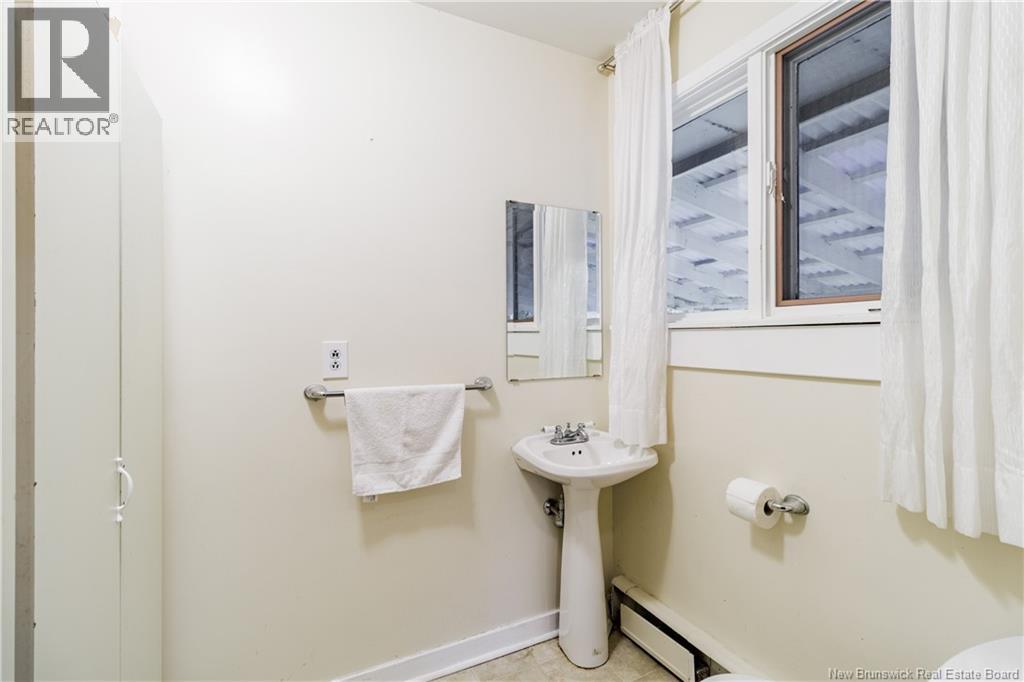 887 York Street, Fredericton, New Brunswick  E3B 3R9 - Photo 37 - NB128883