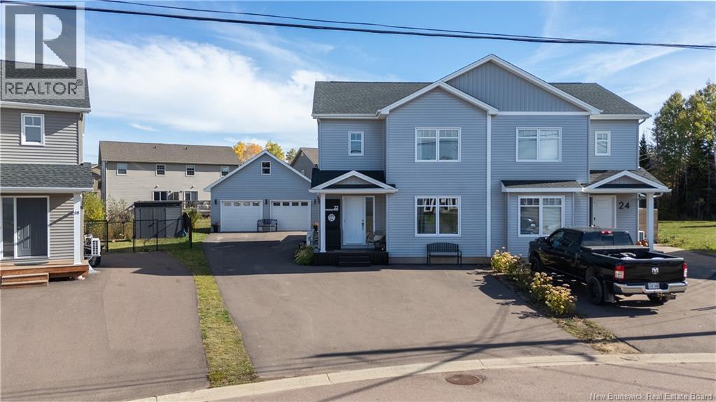 22 Brooklyn, Moncton, New Brunswick  E1A 7E8 - Photo 2 - NB128838