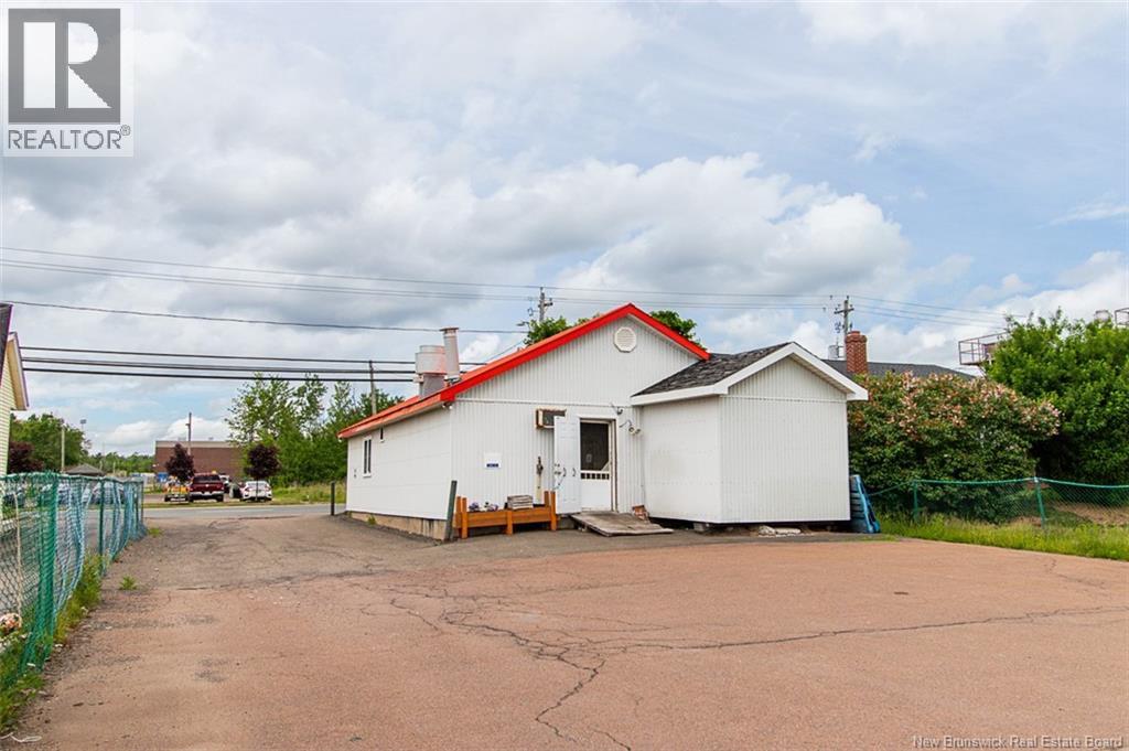 498 Champlain Street, Dieppe, New Brunswick  E1A 1P4 - Photo 28 - NB128876