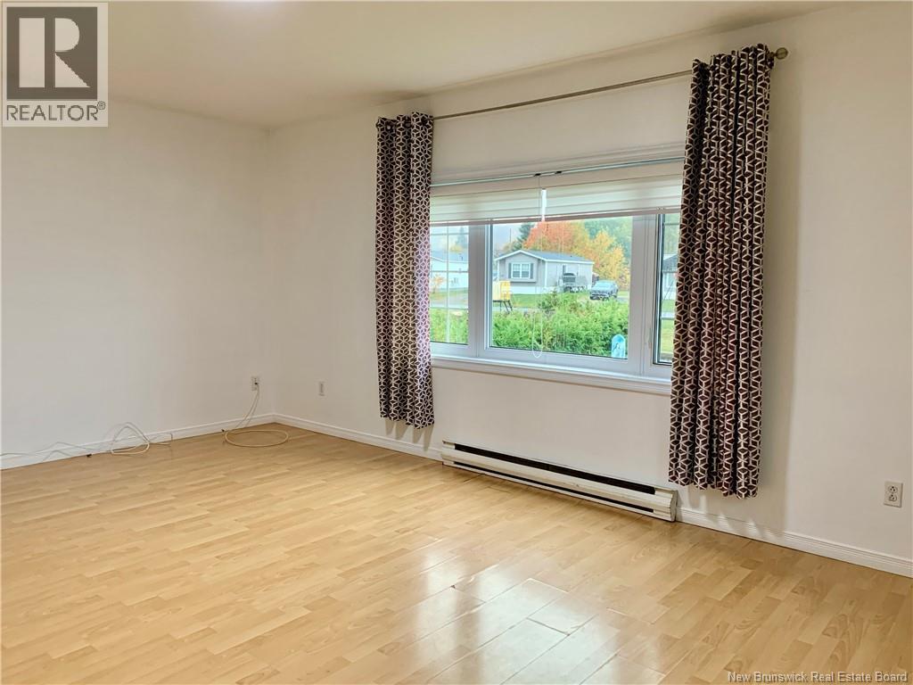 14 Mountain View, Campbellton, New Brunswick  E3N 3K9 - Photo 10 - NB128214