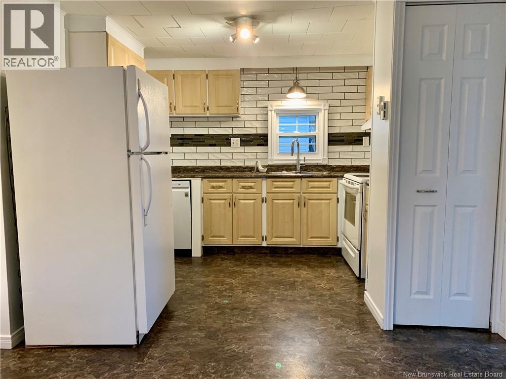 14 Mountain View, Campbellton, New Brunswick  E3N 3K9 - Photo 4 - NB128214