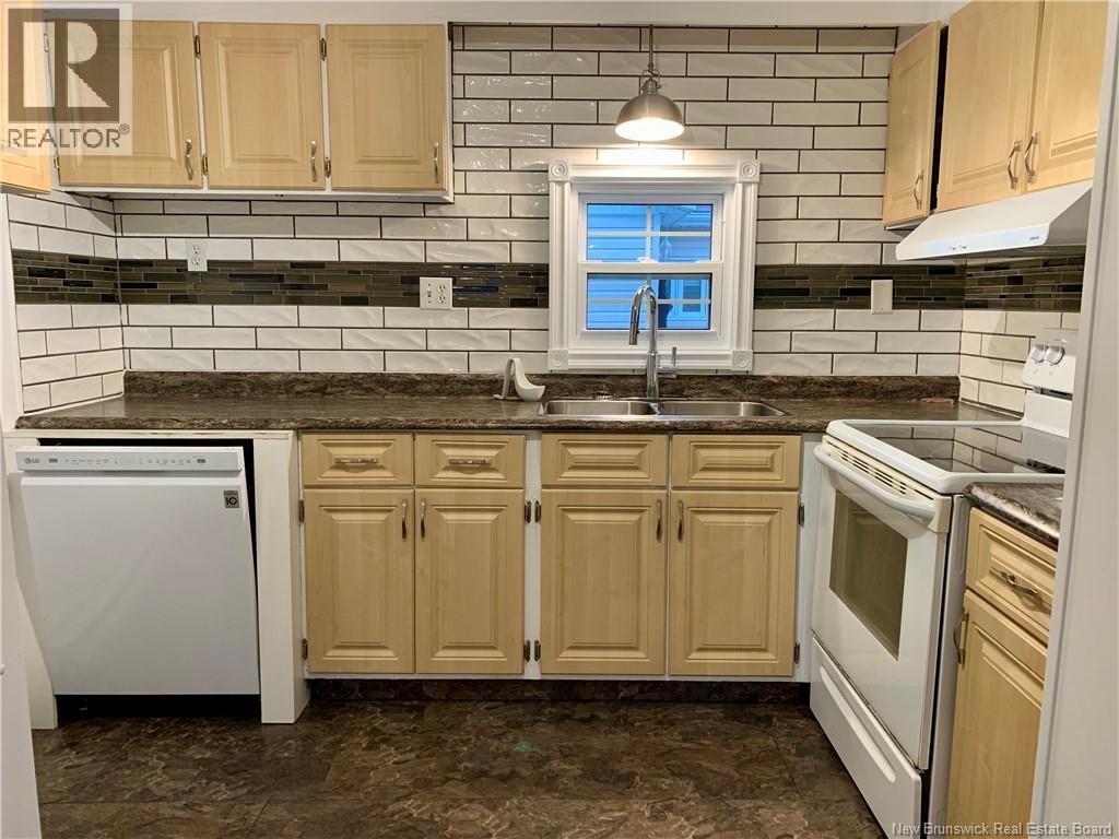 14 Mountain View, Campbellton, New Brunswick  E3N 3K9 - Photo 5 - NB128214