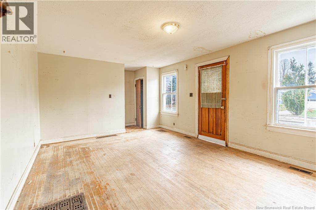 55 Queen Street, Sussex, New Brunswick  E4E 2A8 - Photo 3 - NB128947