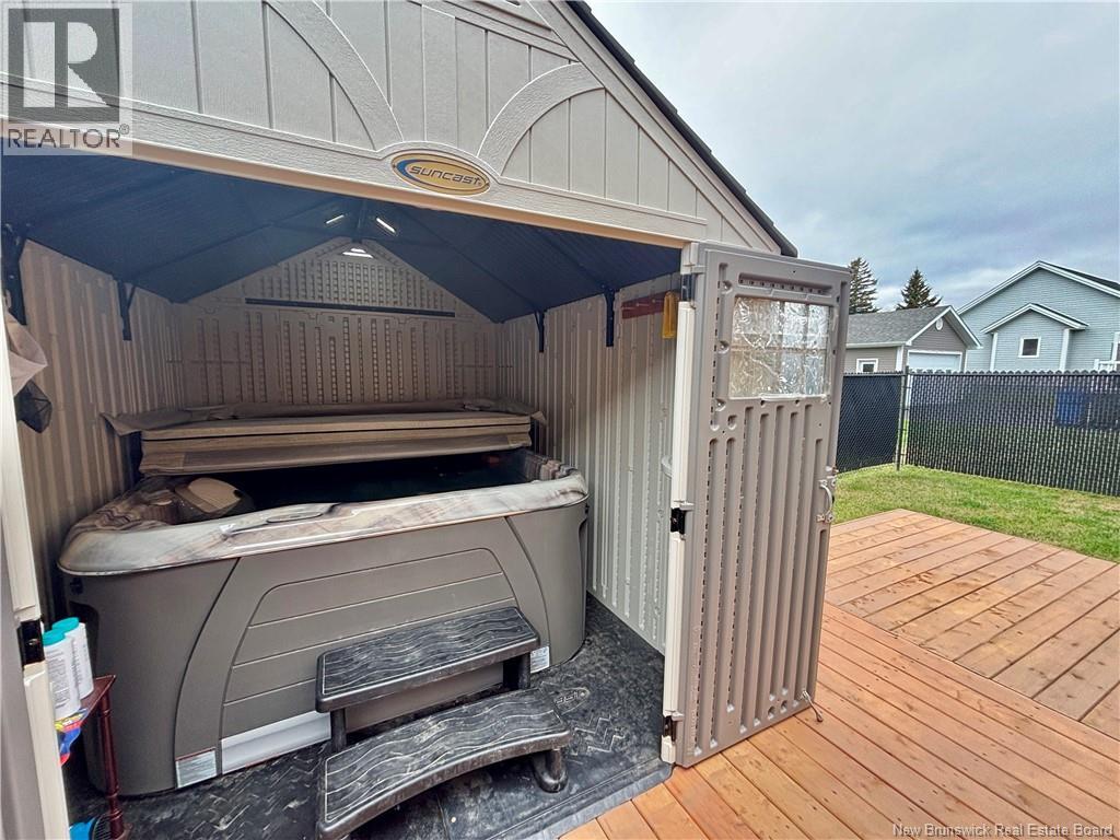 656 Baie, Beresford, New Brunswick  E8K 1X2 - Photo 39 - NB128946