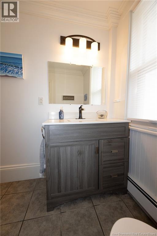352 Regent Street, Fredericton, New Brunswick  E3B 3X4 - Photo 12 - NB129035