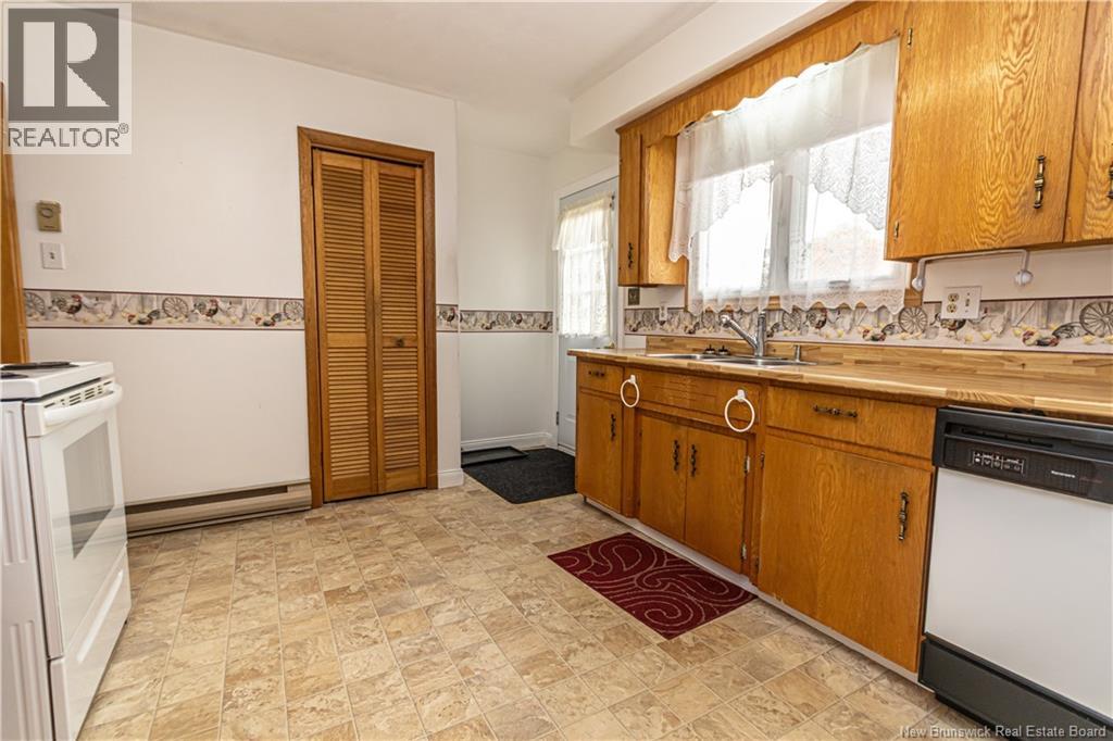 136 Jewett Street, Fredericton, New Brunswick  E3A 4Z7 - Photo 8 - NB128822