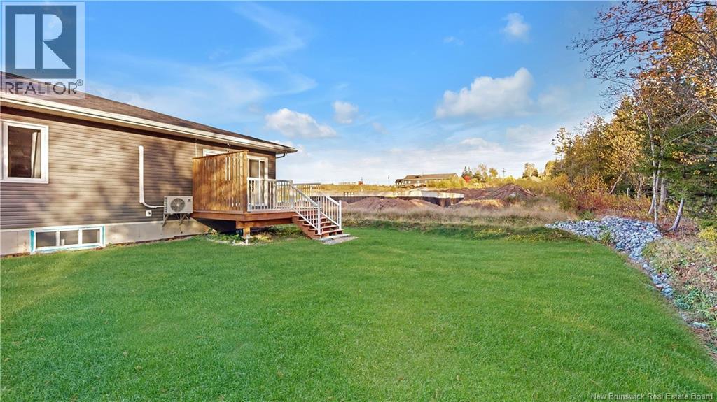 18 Elmwood Drive, Hampton, New Brunswick E5N 0P9 - Photo 3 - NB129024