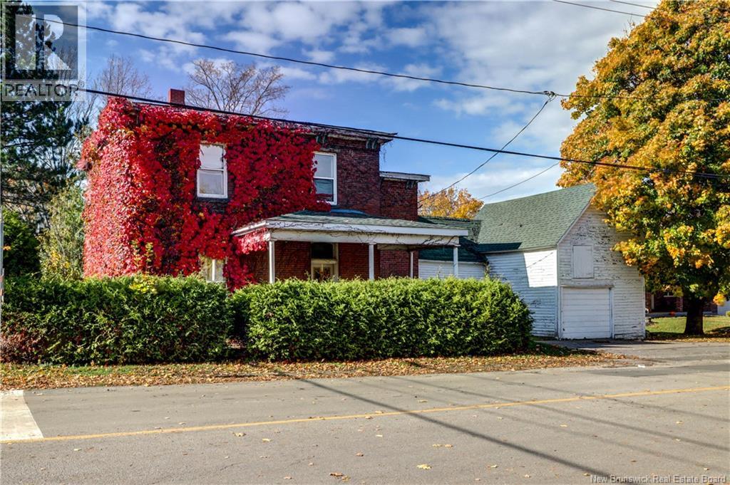 33-35 Queen Street, Sussex, New Brunswick E4E 2A6 - Photo 2 - NB129018